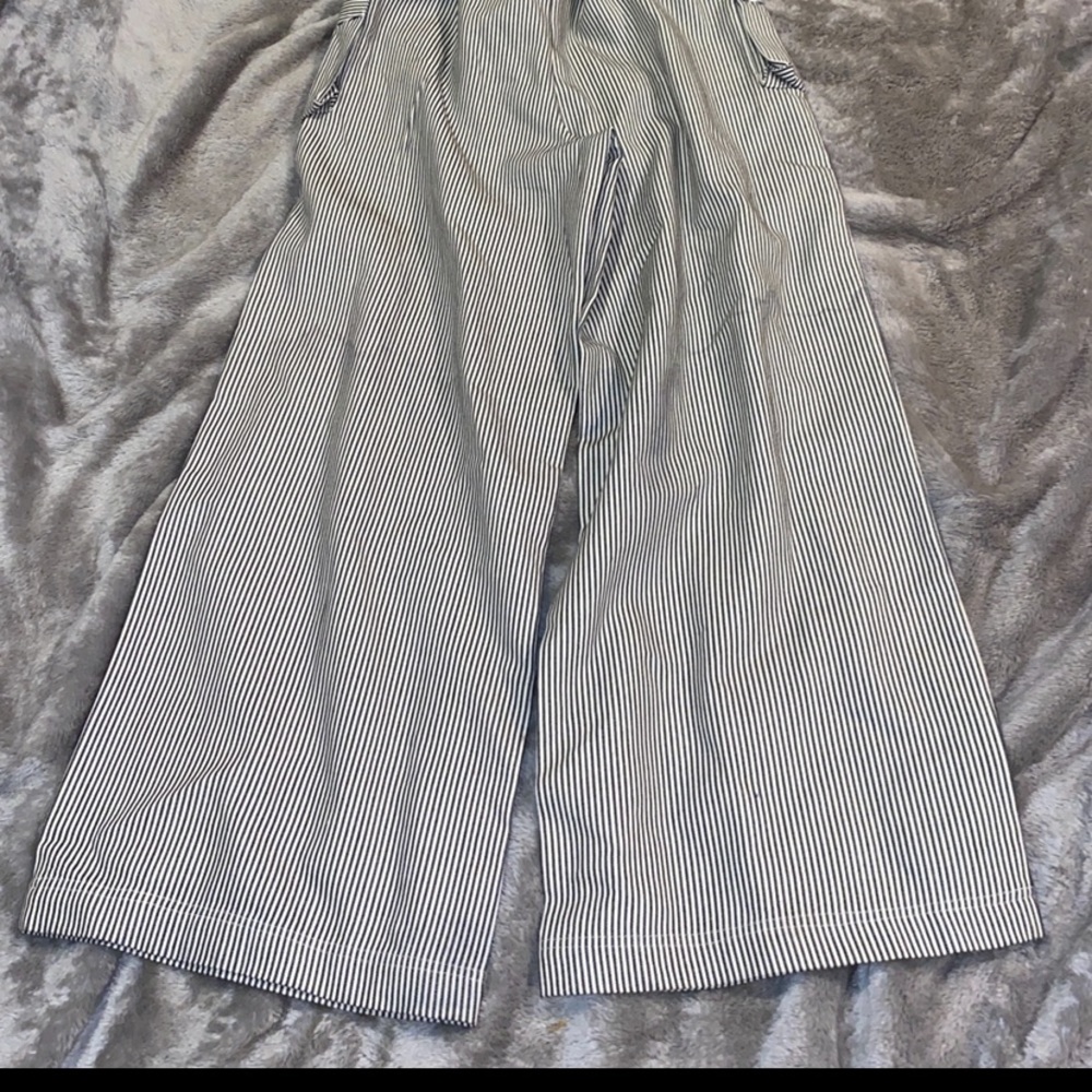 Urban Outfitters Jumpsuit - Picture 3 of 5